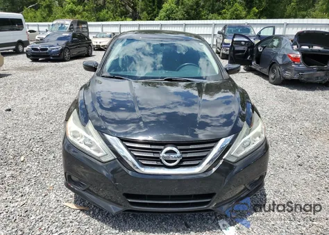 2018 Nissan Altima 2.5 z USA, uszkodzony, nr VIN 1N4AL3AP8JC123768